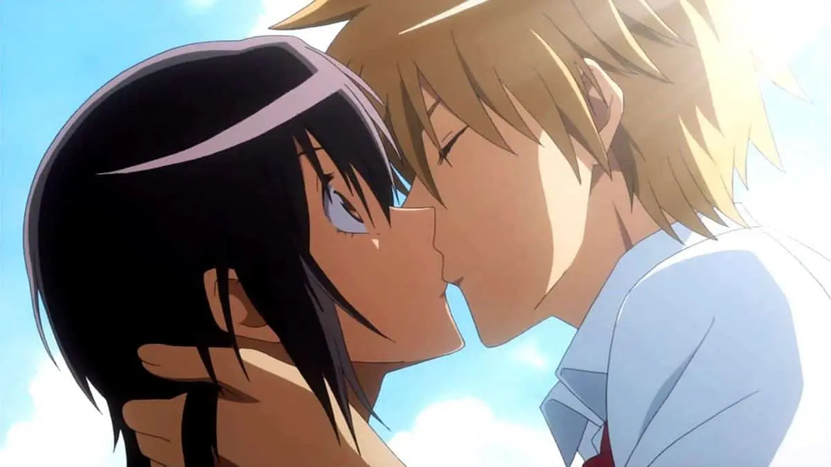 Cặp đôi anime trao nhau nụ hôn ngọt ngào dưới ánh nắng dịu nhẹ đầy lãng mạn