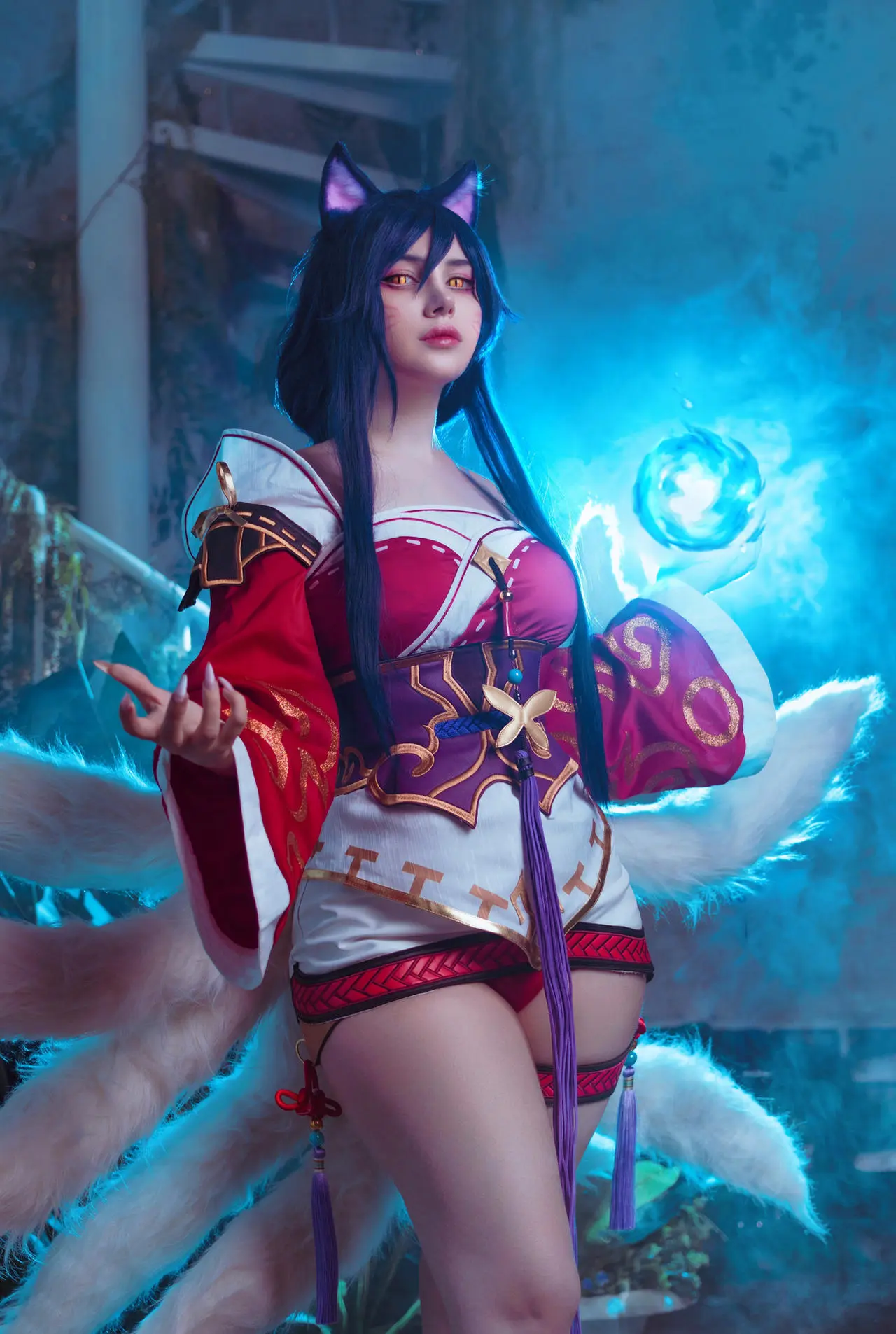 Ahri cosplay vẻ đẹp hồ ly chín đuôi quyến rũ