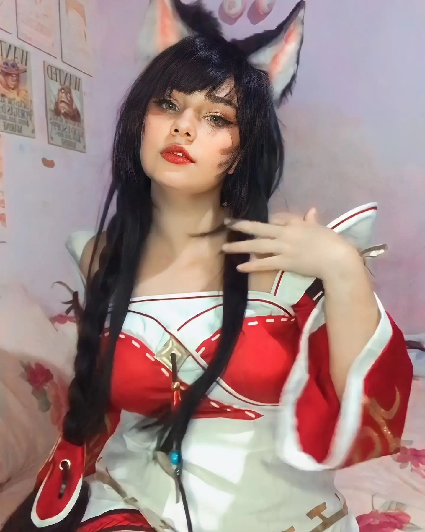 Ahri cosplay vẻ đẹp hồ ly chín đuôi quyến rũ