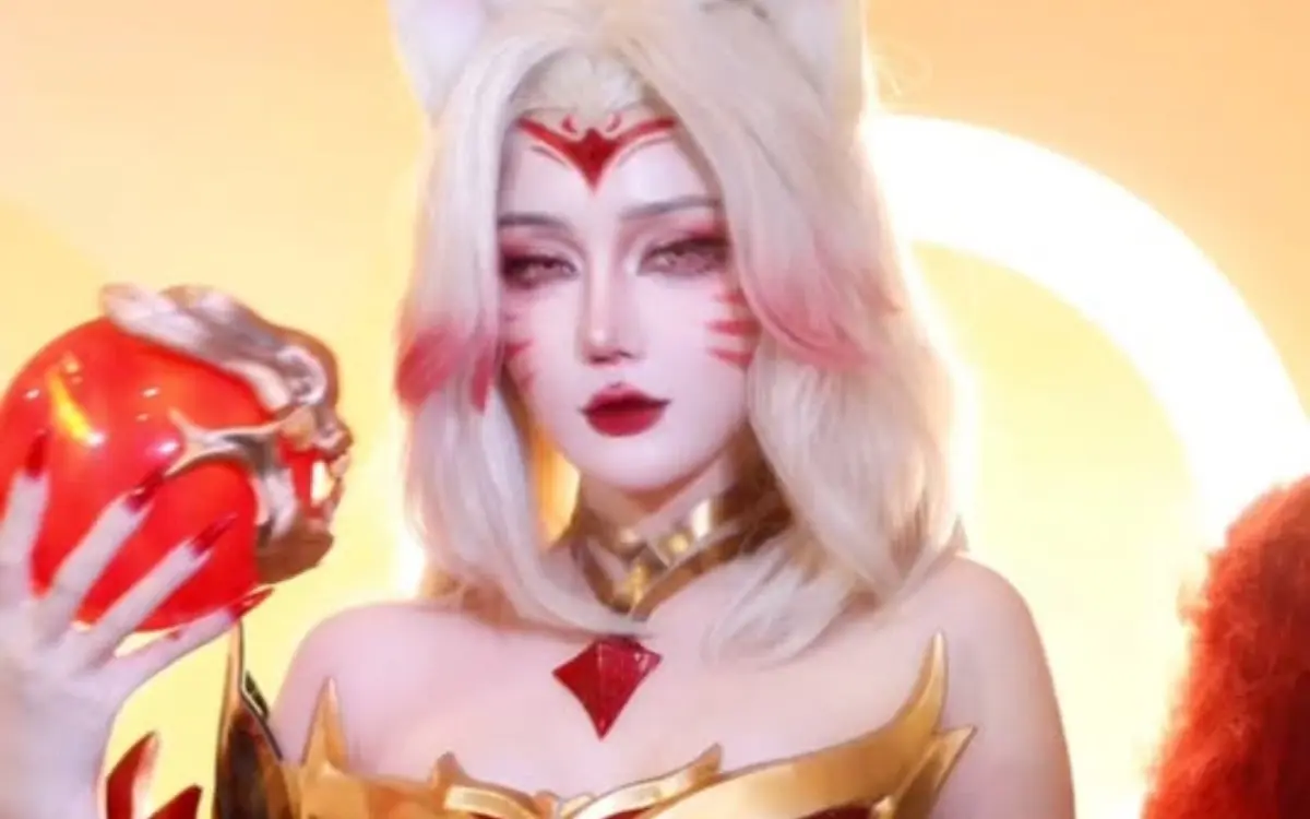 Ahri cosplay vẻ đẹp mê hoặc từ liên minh huyền thoại