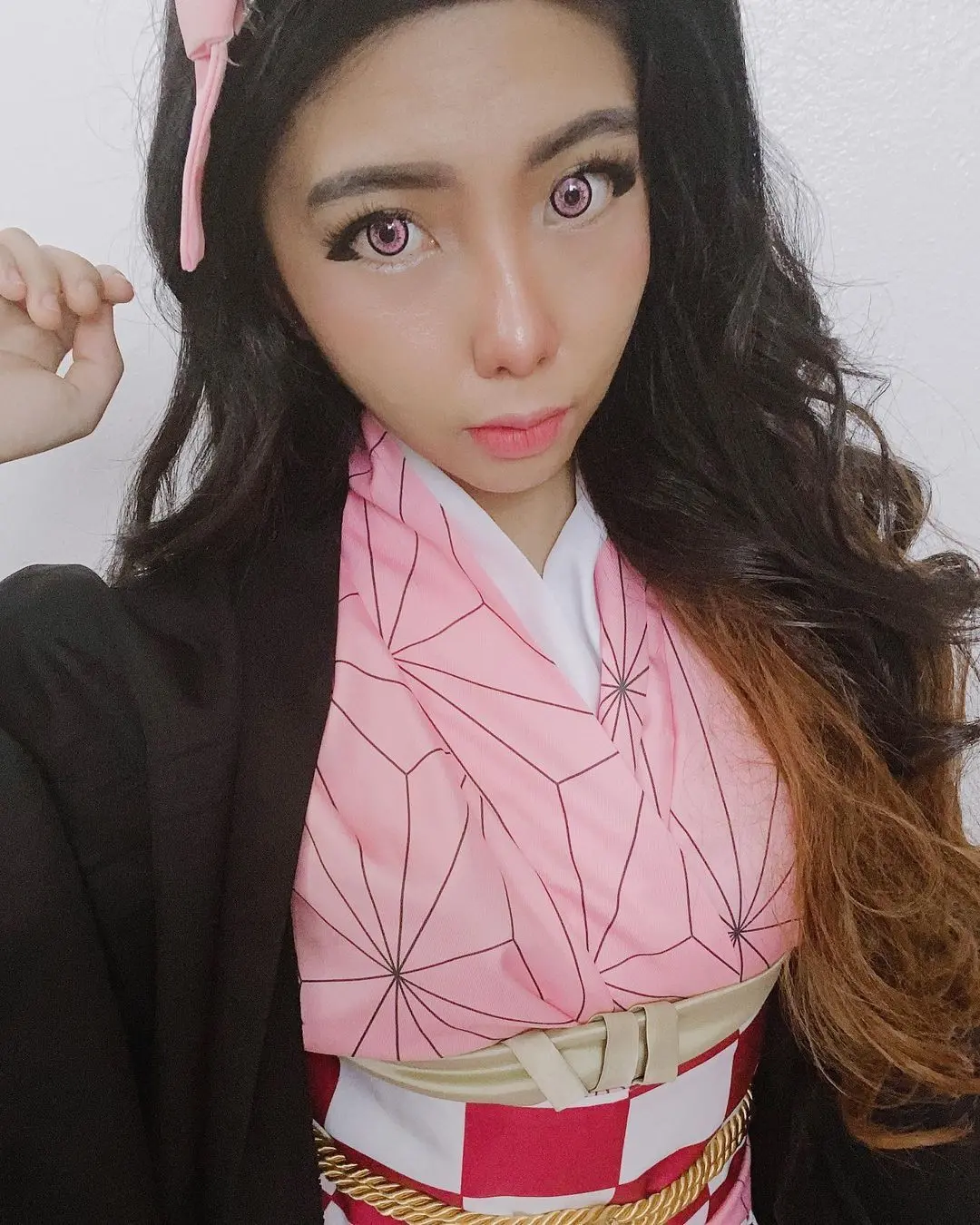 Aikouwu hóa thân thành nezuko kamado trong kimetsu no yaiba
