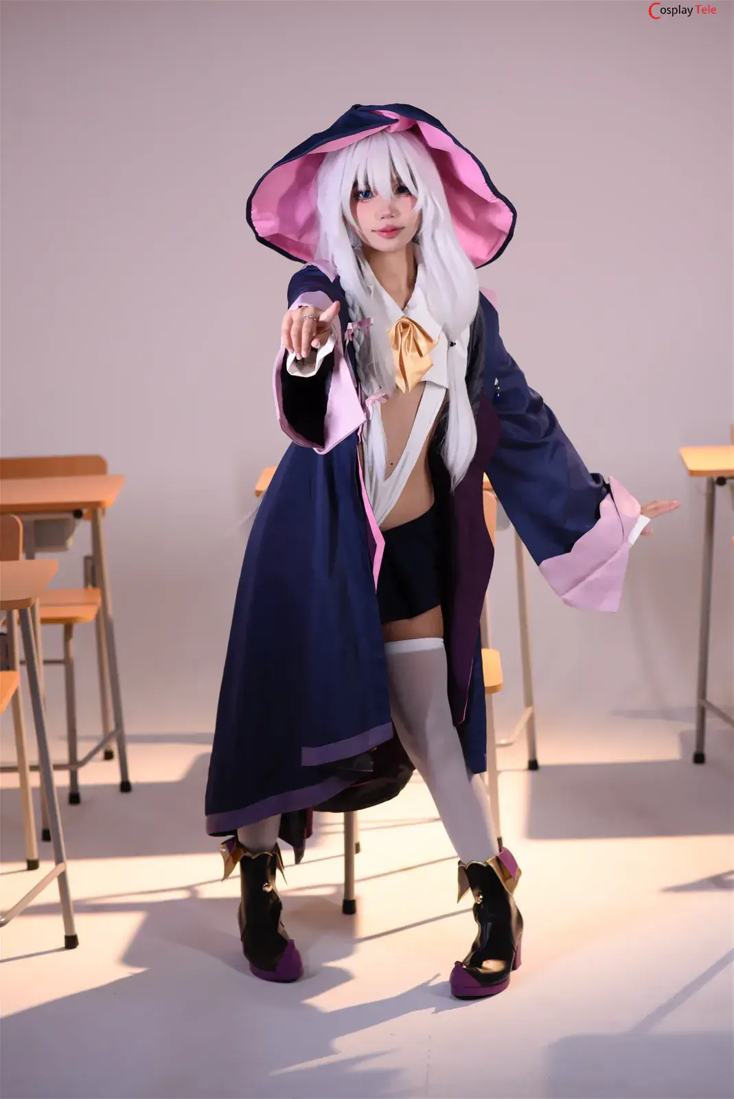 Aikouwu hóa thân thành nhân vật anime với trang phục đẹp