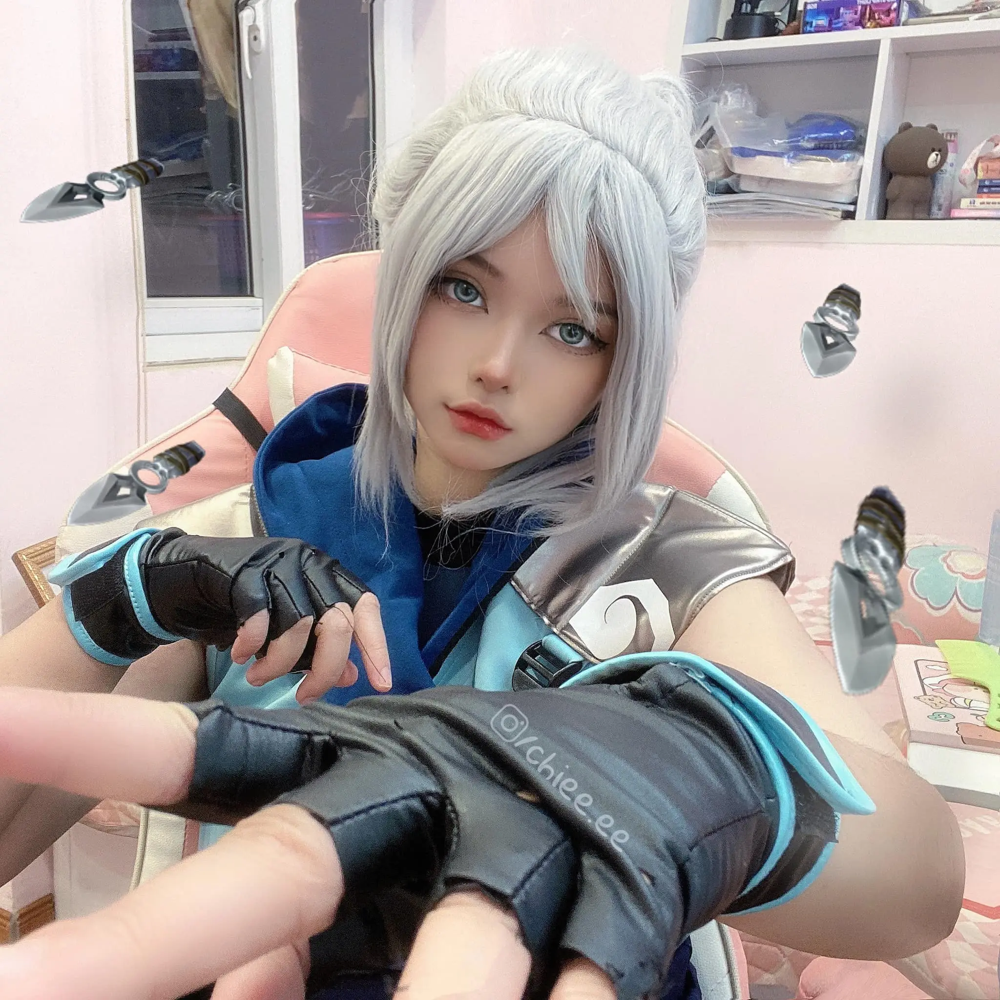 Aiwest cosplayer chieeeee trong vai jett valorant quyến rũ