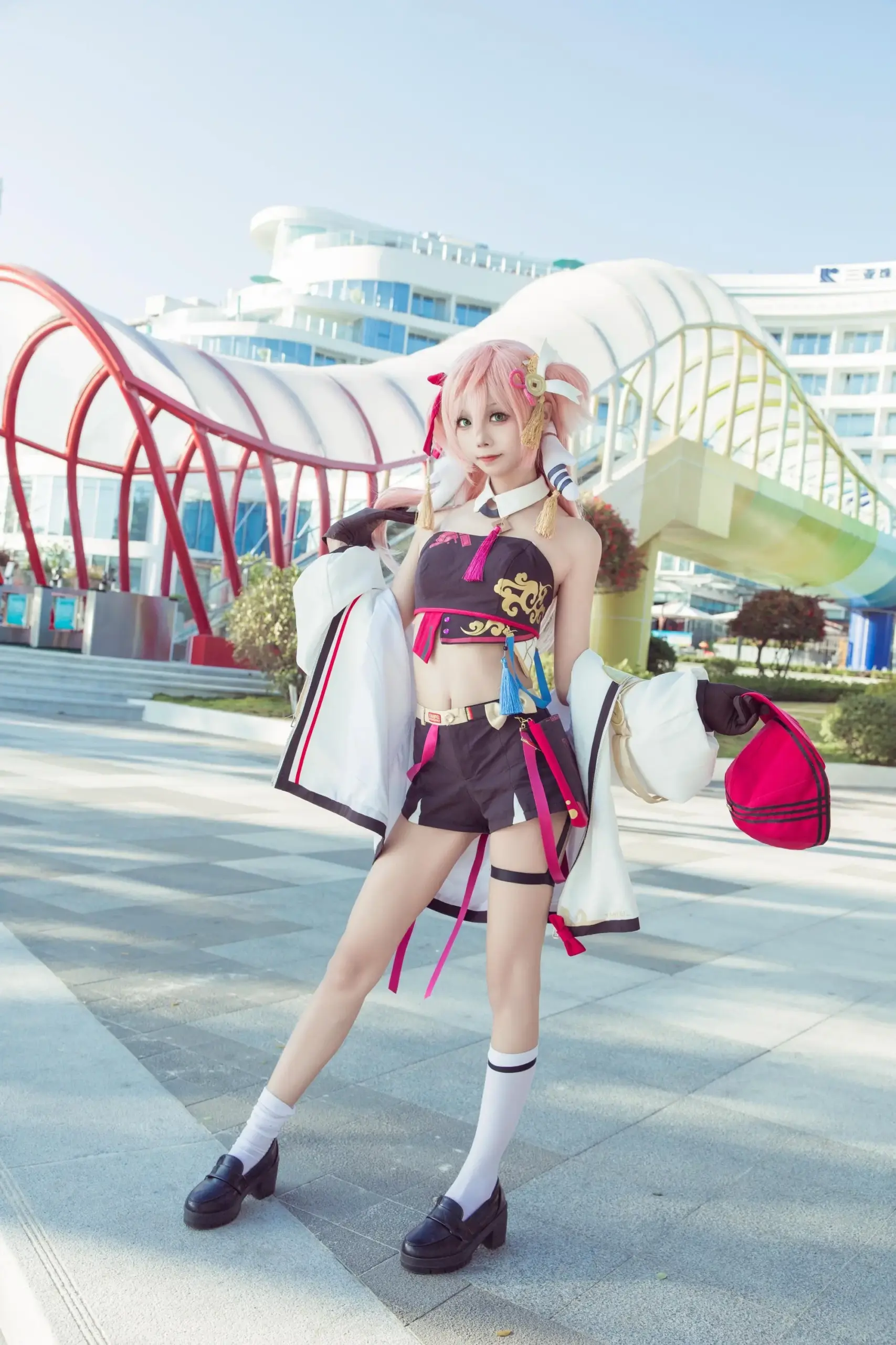 Aiwest cosplayer trong vai honkai star rail tạo dáng đẹp